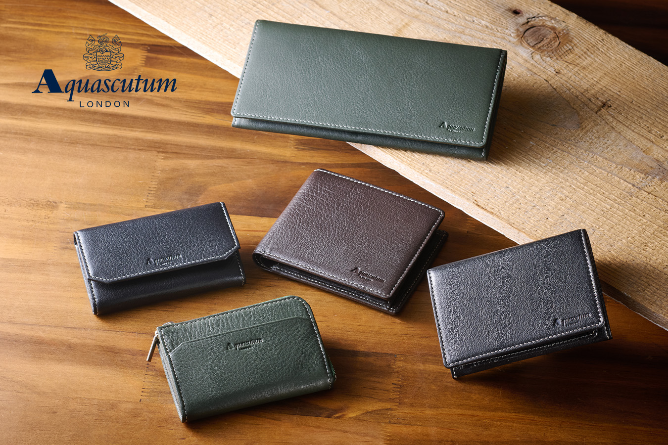 【新品未使用】Aquascutum アクアスキュータム 長財布 ブラック 箱付き Aquascutum（アクアスキュータム） 長財布 かぶせ 本革 メンズ