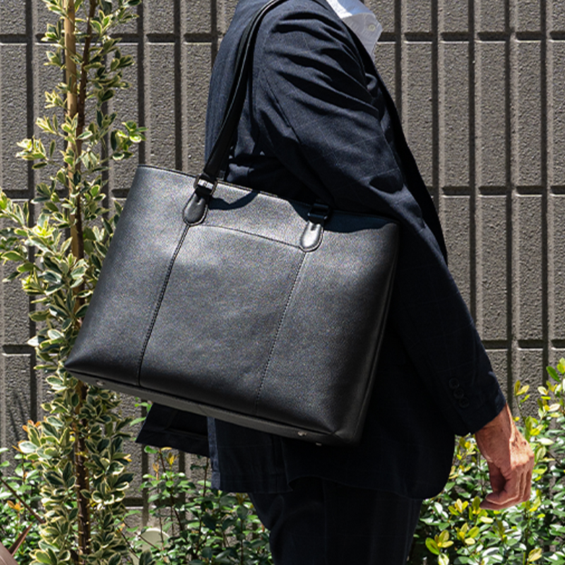 ビジネストートバッグ着用画像